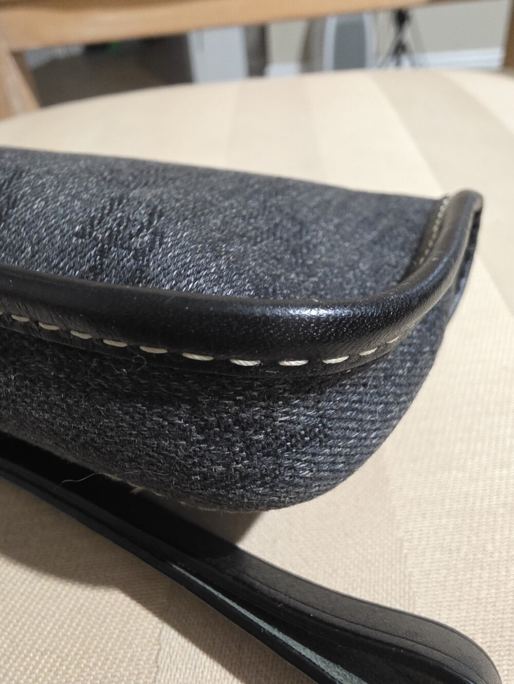 VINTAGE DOONEY & BOURKE BLACK WRISTLET - Picture 3 of 6